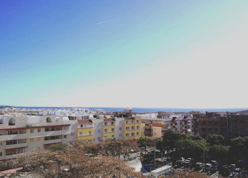 Resale - Apartment - Middle Floor Apartment - Estepona - Estepona Centro