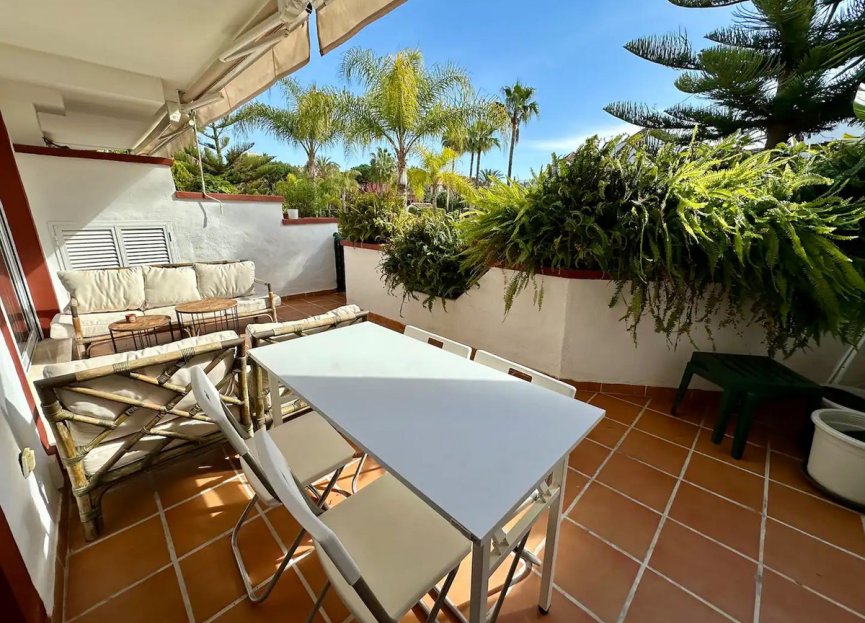 Resale - Apartment - Ground Floor Apartment - Marbella - Elviria