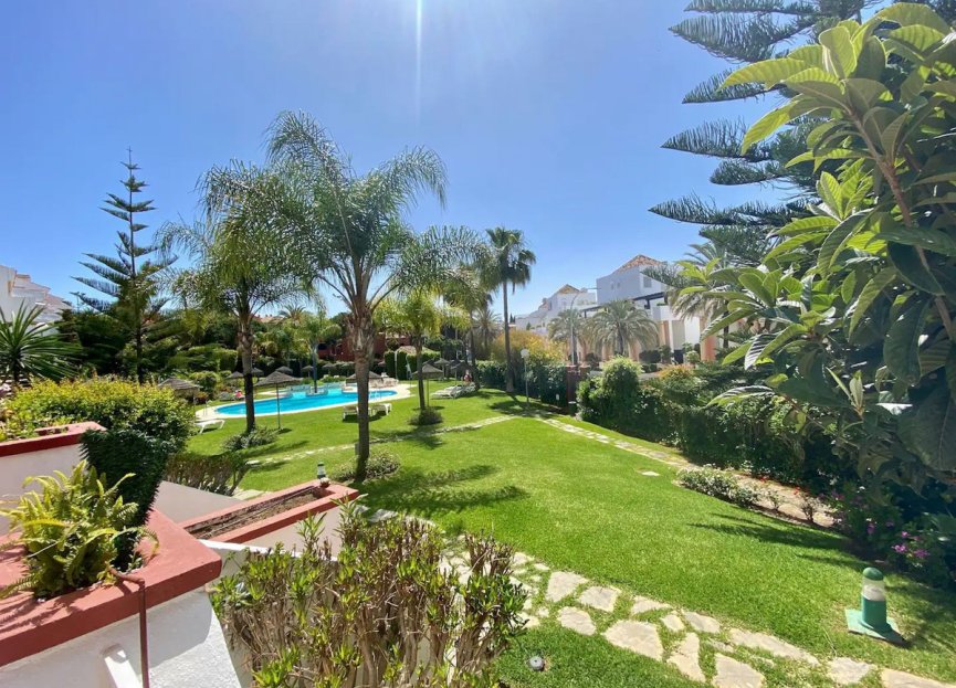 Resale - Apartment - Ground Floor Apartment - Marbella - Elviria