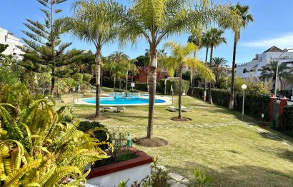 Resale - Apartment - Ground Floor Apartment - Marbella - Elviria