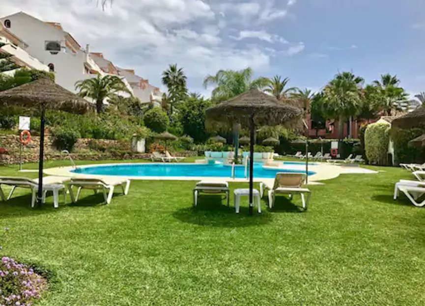 Resale - Apartment - Ground Floor Apartment - Marbella - Elviria