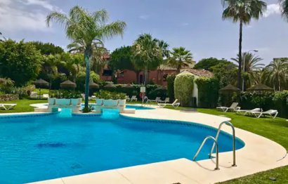 Resale - Apartment - Ground Floor Apartment - Marbella - Elviria