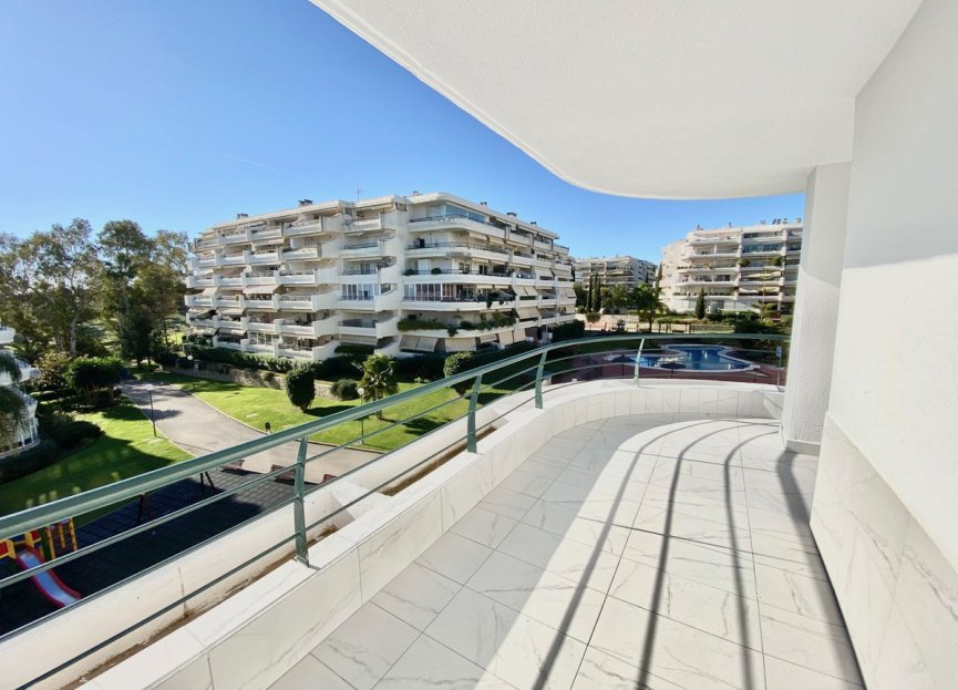 Resale - Apartment - Middle Floor Apartment - Marbella - Guadalmina Alta