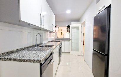 Resale - Apartment - Middle Floor Apartment - Estepona - Estepona Centro