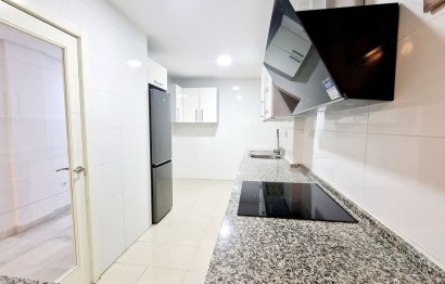 Resale - Apartment - Middle Floor Apartment - Estepona - Estepona Centro