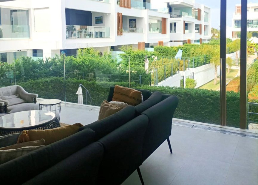 Resale - Apartment - Middle Floor Apartment - Estepona - New Golden Mile