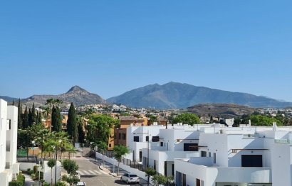 Resale - Apartment - Middle Floor Apartment - Estepona - New Golden Mile