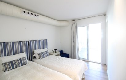 Resale - Apartment - Middle Floor Apartment - Marbella - Puerto Banús