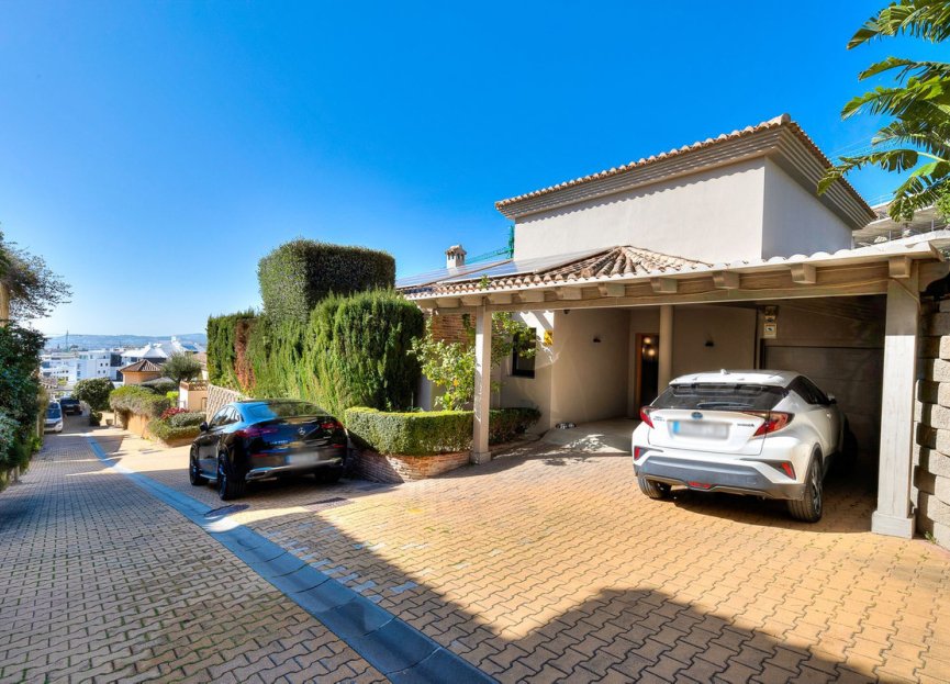 Reventa - House - Detached Villa - Benalmádena - Benalmadena Centro