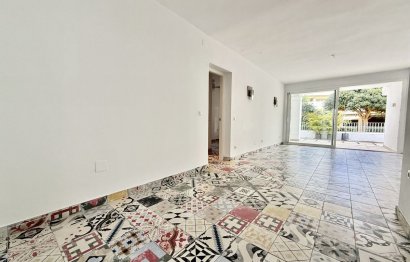 Resale - House - Semi-Detached House - Marbella - Nueva Andalucia