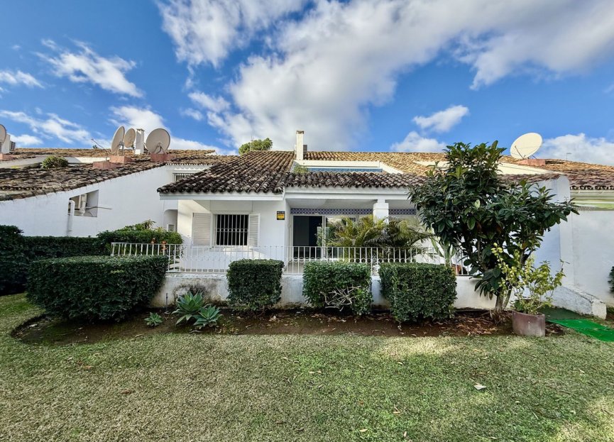 Resale - House - Semi-Detached House - Marbella - Nueva Andalucia