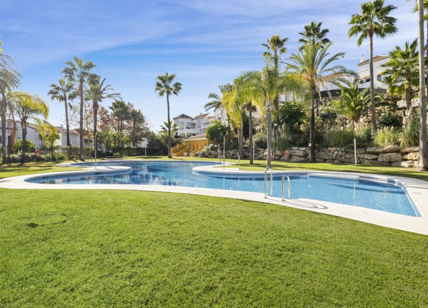 Resale - Apartment - Penthouse - Marbella - Nueva Andalucia