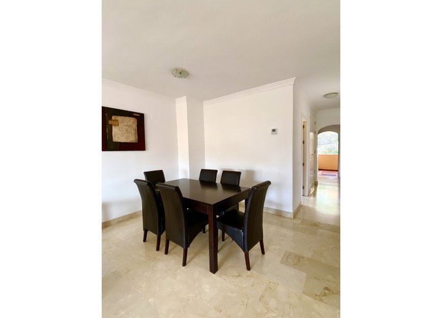 Resale - Apartment - Middle Floor Apartment - Marbella - Elviria