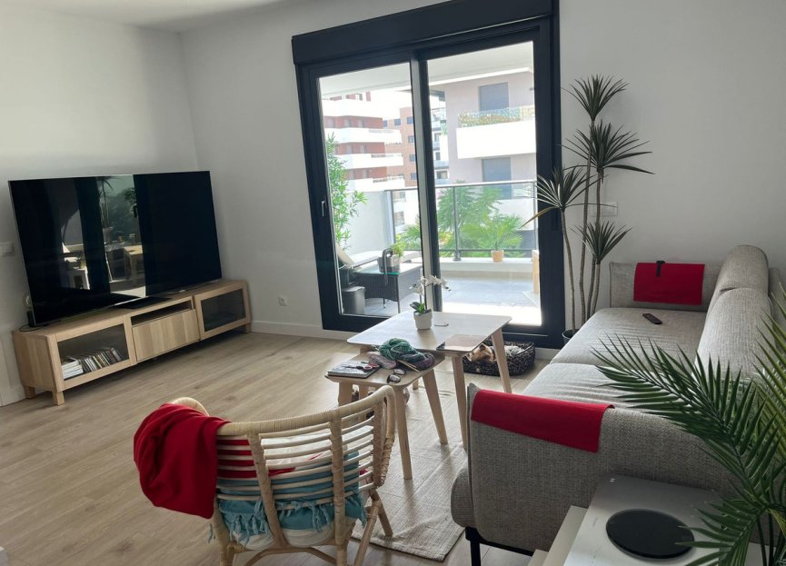 Resale - Apartment - Middle Floor Apartment - Estepona - Estepona Centro