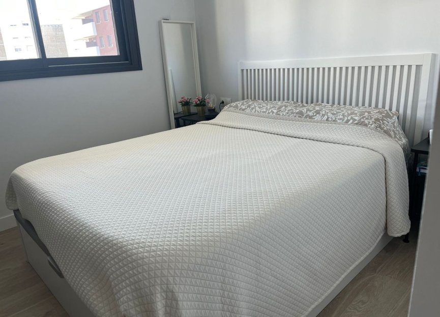 Resale - Apartment - Middle Floor Apartment - Estepona - Estepona Centro