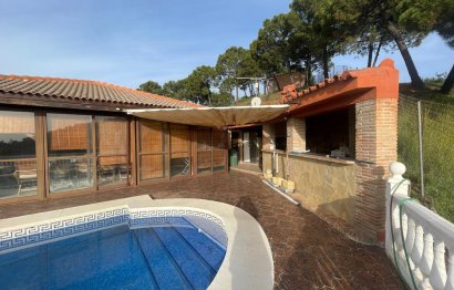 Resale - House - Detached Villa - Estepona - Estepona Centro