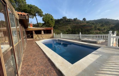 Resale - House - Detached Villa - Estepona - Estepona Centro