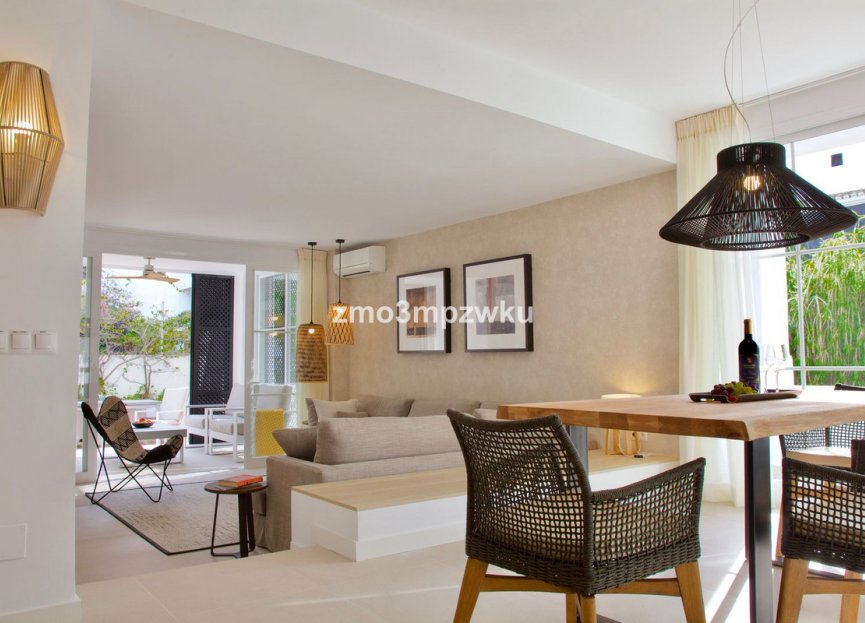 Resale - Apartment - Ground Floor Apartment - Marbella - Elviria