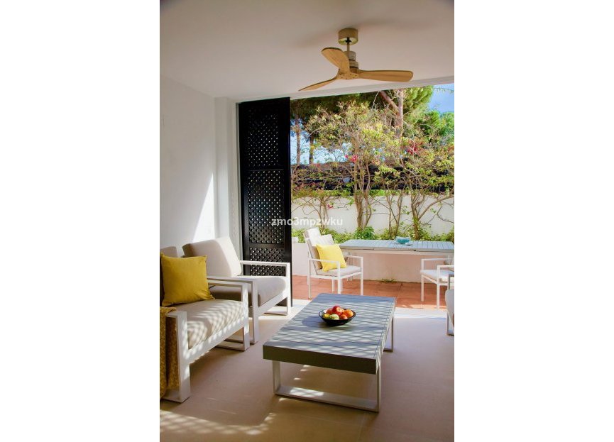 Resale - Apartment - Ground Floor Apartment - Marbella - Elviria