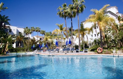 Resale - Apartment - Ground Floor Apartment - Marbella - Elviria