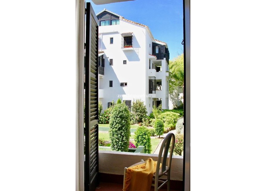 Resale - Apartment - Ground Floor Apartment - Marbella - Elviria