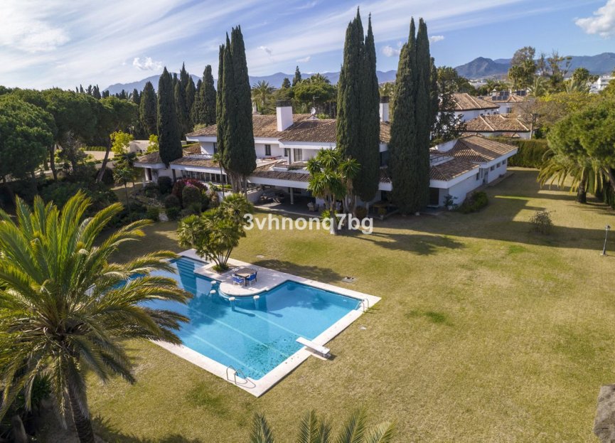 Resale - House - Detached Villa - Marbella - Guadalmina Baja