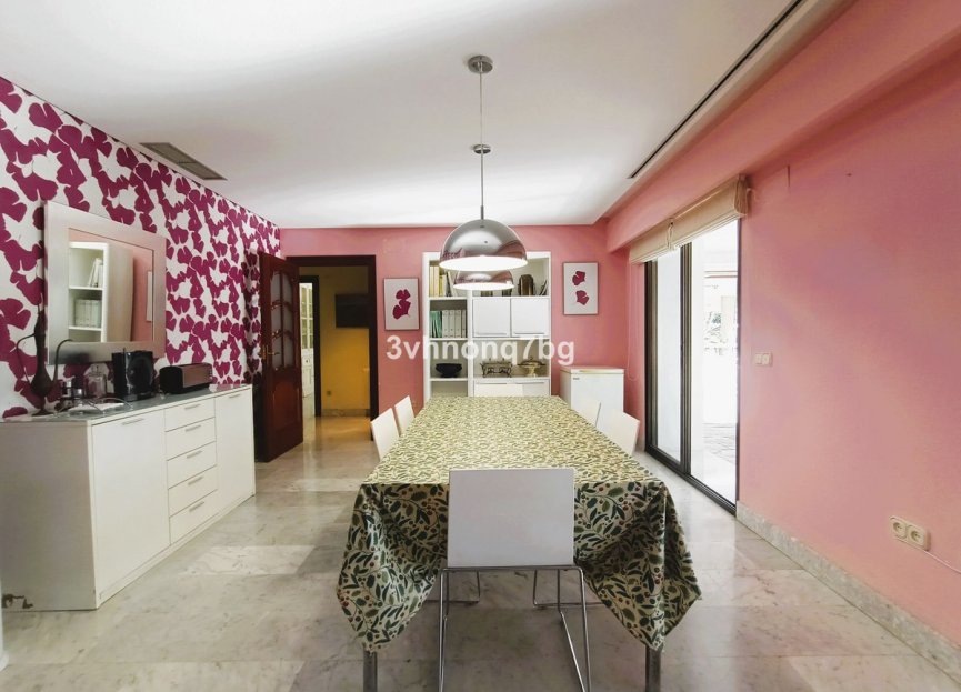 Resale - House - Detached Villa - Marbella - Guadalmina Baja