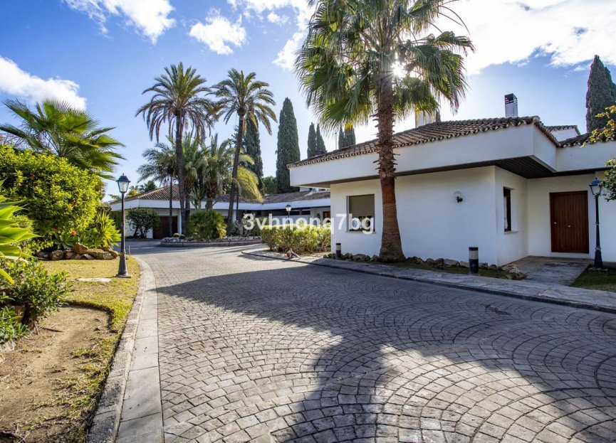 Resale - House - Detached Villa - Marbella - Guadalmina Baja