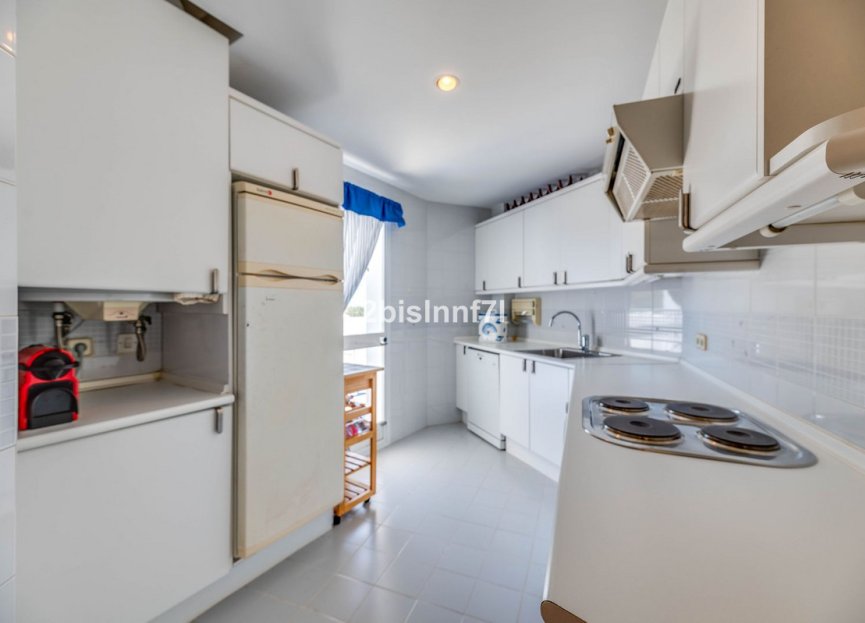 Resale - Apartment - Top Floor Apartment - Marbella - Elviria