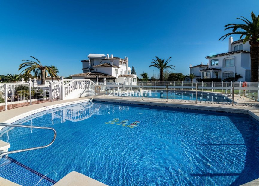 Resale - Apartment - Top Floor Apartment - Marbella - Elviria