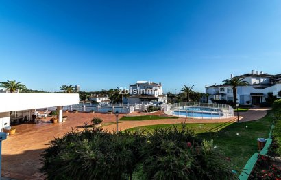 Resale - Apartment - Top Floor Apartment - Marbella - Elviria