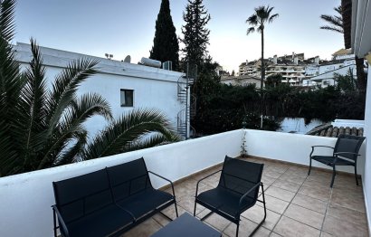 Resale - House - Detached Villa - Marbella - Nueva Andalucia