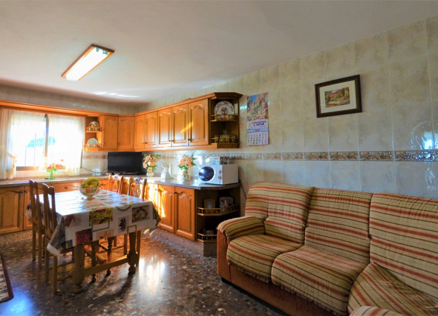 Resale - House - Detached Villa - Estepona - Estepona Centro