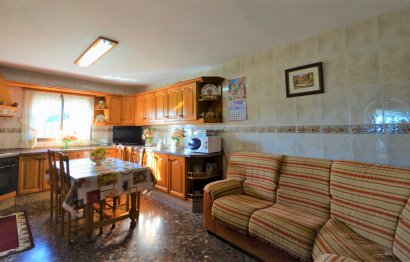 Resale - House - Detached Villa - Estepona - Estepona Centro