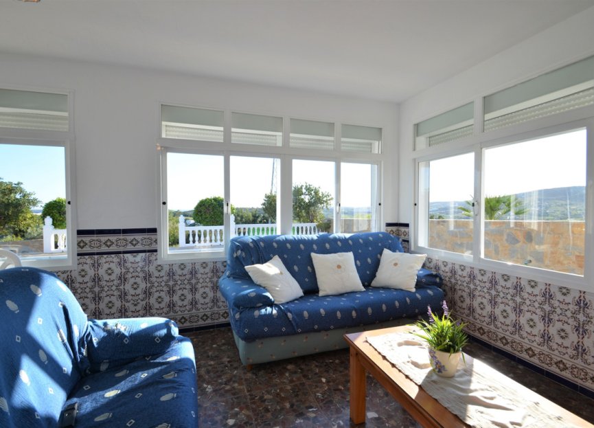 Resale - House - Detached Villa - Estepona - Estepona Centro