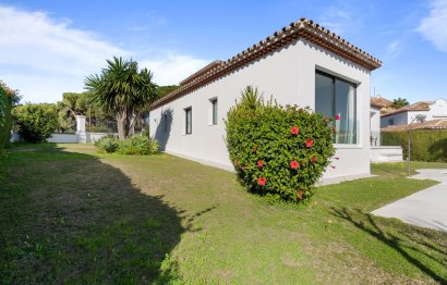 Reventa - House - Detached Villa - Marbella - Elviria