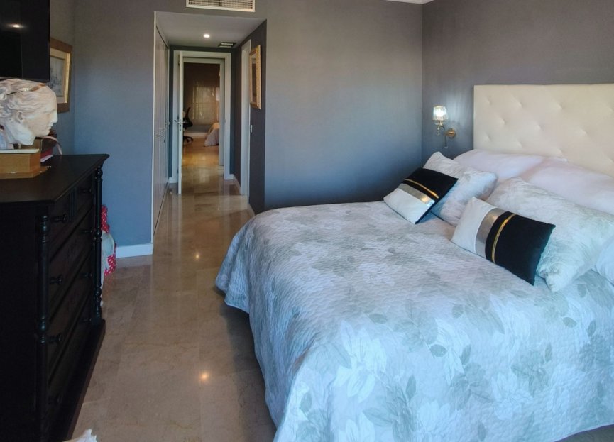 Resale - Apartment - Middle Floor Apartment - Marbella - Guadalmina Alta