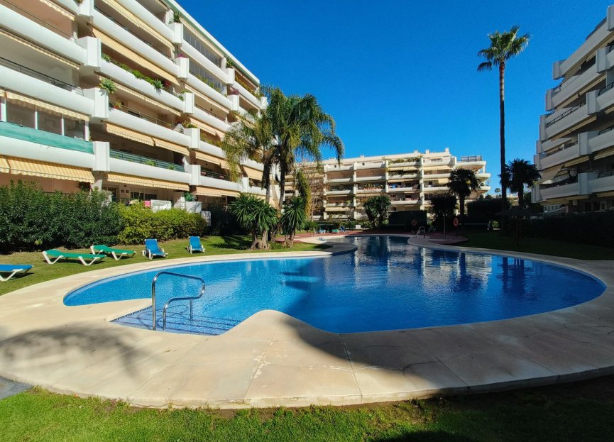 Resale - Apartment - Middle Floor Apartment - Marbella - Guadalmina Alta