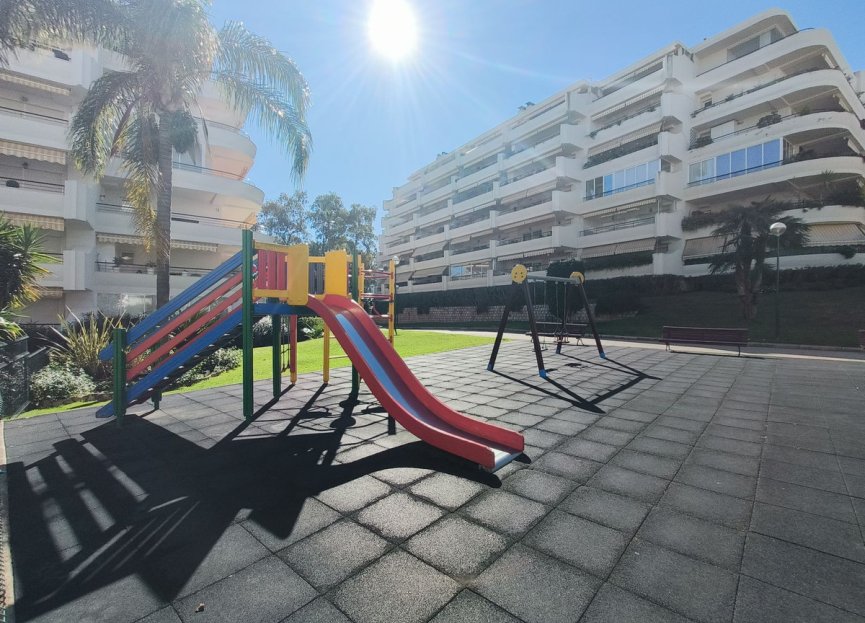 Resale - Apartment - Middle Floor Apartment - Marbella - Guadalmina Alta