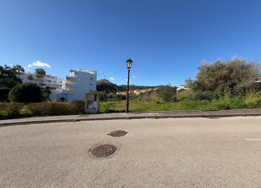 Reventa - Plot - Land - Estepona - Estepona Centro