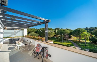 Resale - House - Semi-Detached House - Marbella - Santa Clara