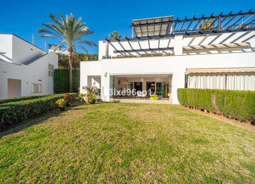 Resale - House - Semi-Detached House - Marbella - Santa Clara