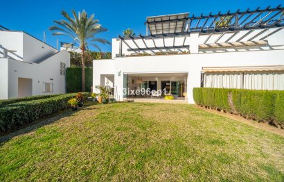 Resale - House - Semi-Detached House - Marbella - Santa Clara