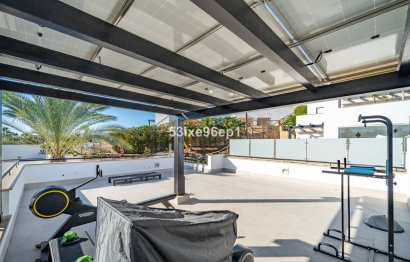 Resale - House - Semi-Detached House - Marbella - Santa Clara