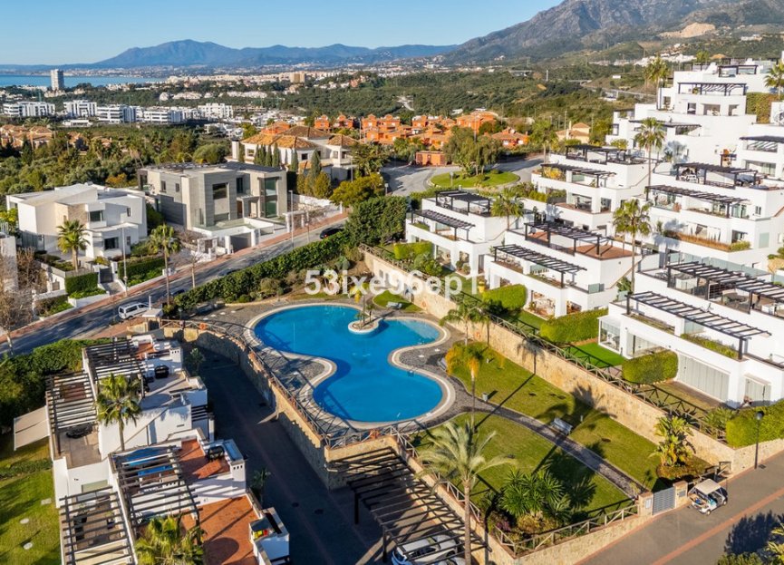 Resale - House - Semi-Detached House - Marbella - Santa Clara