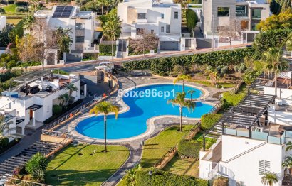 Resale - House - Semi-Detached House - Marbella - Santa Clara