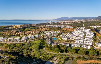 Resale - House - Semi-Detached House - Marbella - Santa Clara