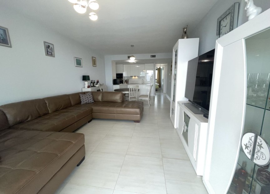 Resale - Apartment - Middle Floor Apartment - Estepona - Estepona Centro