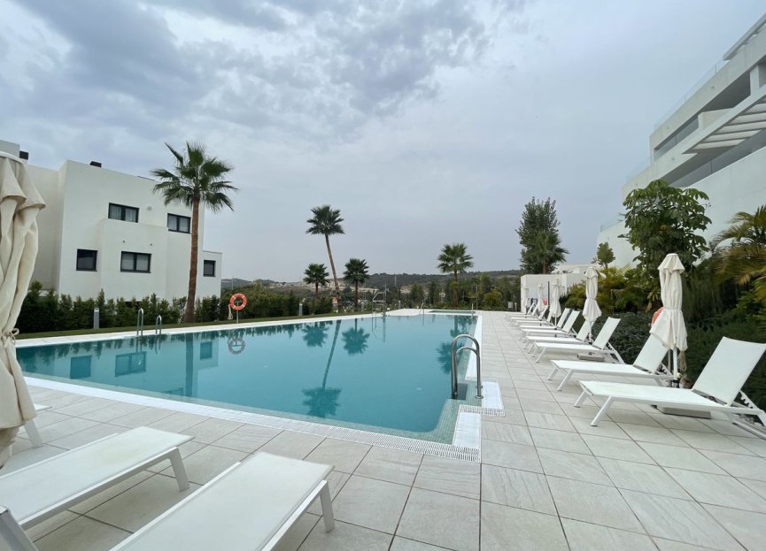 Resale - Apartment - Middle Floor Apartment - Estepona - Estepona Centro