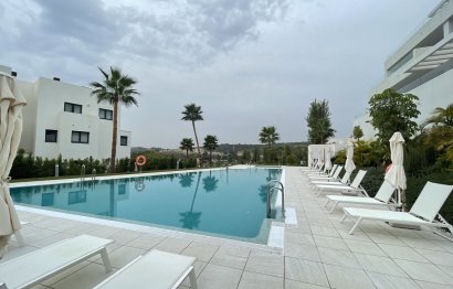 Resale - Apartment - Middle Floor Apartment - Estepona - Estepona Centro